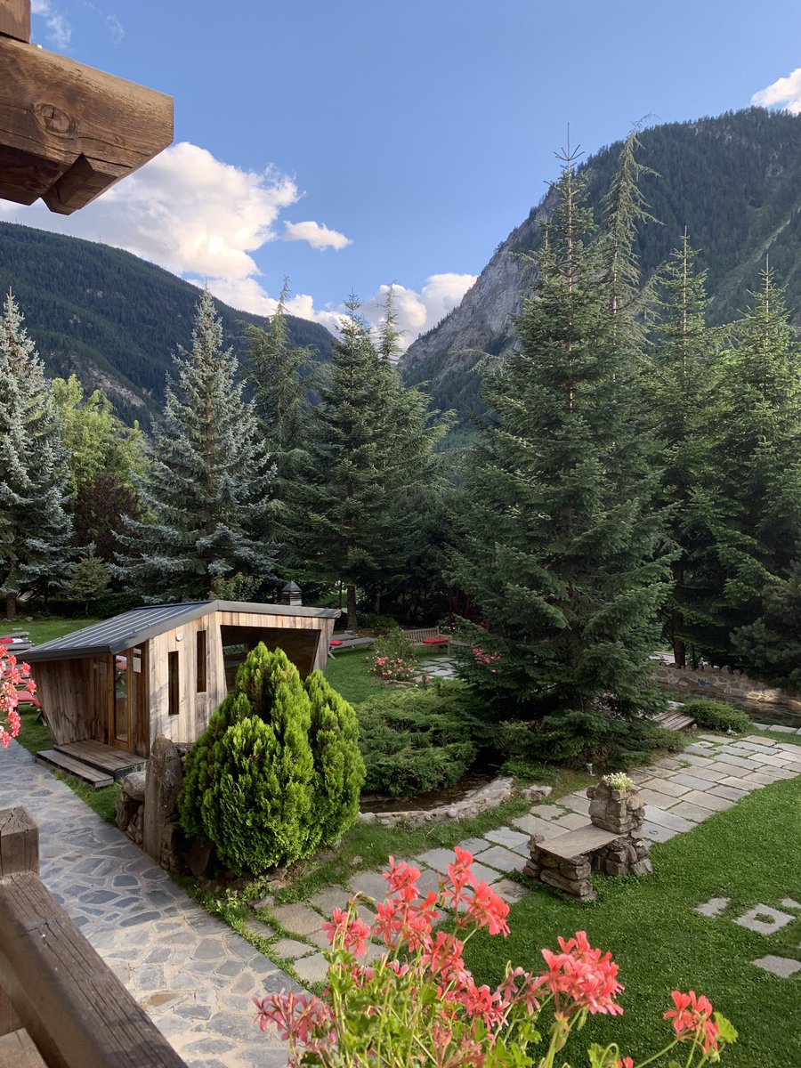 #Relax <a href="/QCTerme/">Base.</a> with <a href="/ValenDemori/">Valentina Demori</a>  💆🏻‍♀️💆🏻‍♀️ #Beautifulworld #QCTerme #PreSaintDidier