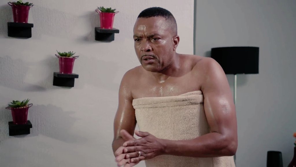 SkeemSaam3's tweet image. But guys, what's wrong with the way Marothi is wearing his towel? 🤐 

🤣🤣🤣🤣🤣🤣#SkeemSaam