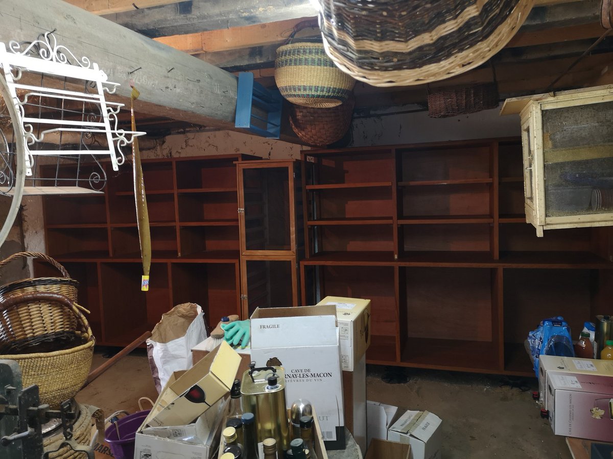 EMeubles's tweet photo. Et casiers  de rangement de cave https://t.co/kvVdmhg76w