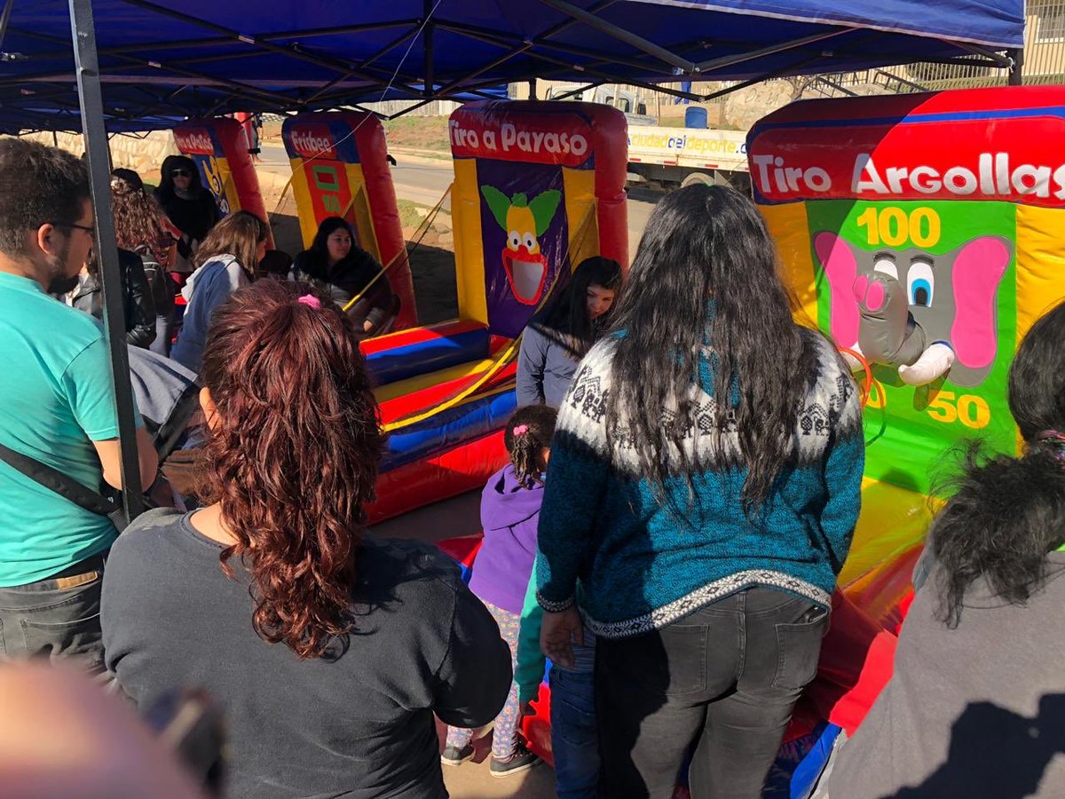 MEBVINADELMAR's tweet photo. ATENCIÓN ACHUPALLAS!! 🚨 

Viernes 16 de Agosto desde las 16:00 hrs DÍA DEL NIÑO EN TU SECTOR!!

ZUMBA KIDS,FÚTBOL TENIS, BASQUETBOL,JUEGOS INFLABLES,ZONA BELLEZA KIDS,TALLERES DE GUANTES A TELAR,RINCÓN DEL DIBUJO, PINTA CARITAS,ZONA ALIMENTACIÓN,PREMIOS Y MÁS.
 #viveviña #viña https://t.co/RSxFJyPAOD