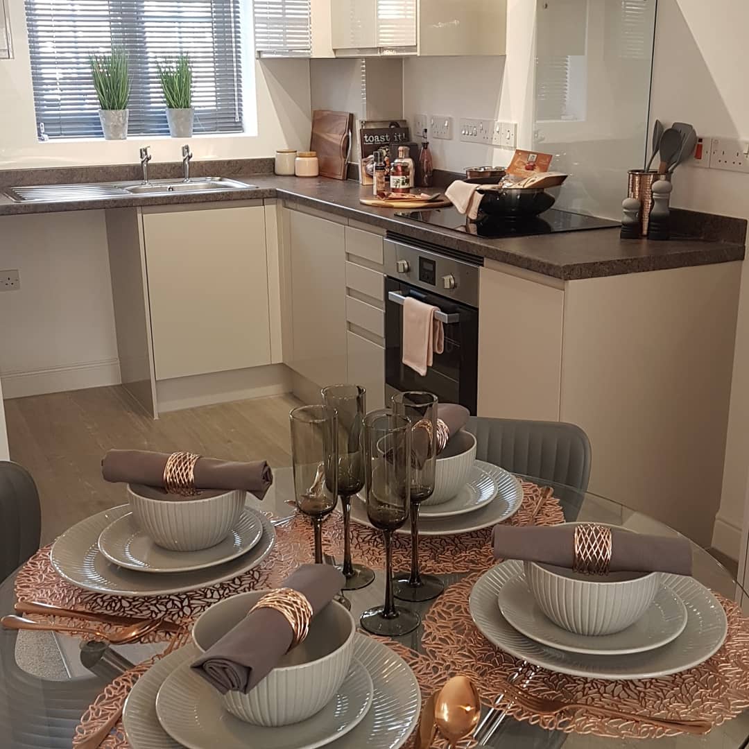 DesignFixUK's tweet photo. A busy day installing our latest showhome for @WeAreTorus in #sthelens I've loved working on this rose gold and grey scheme. Rather classy but still affordable.
#showhome #affordablehomes #styletosell https://t.co/M0qinVelor