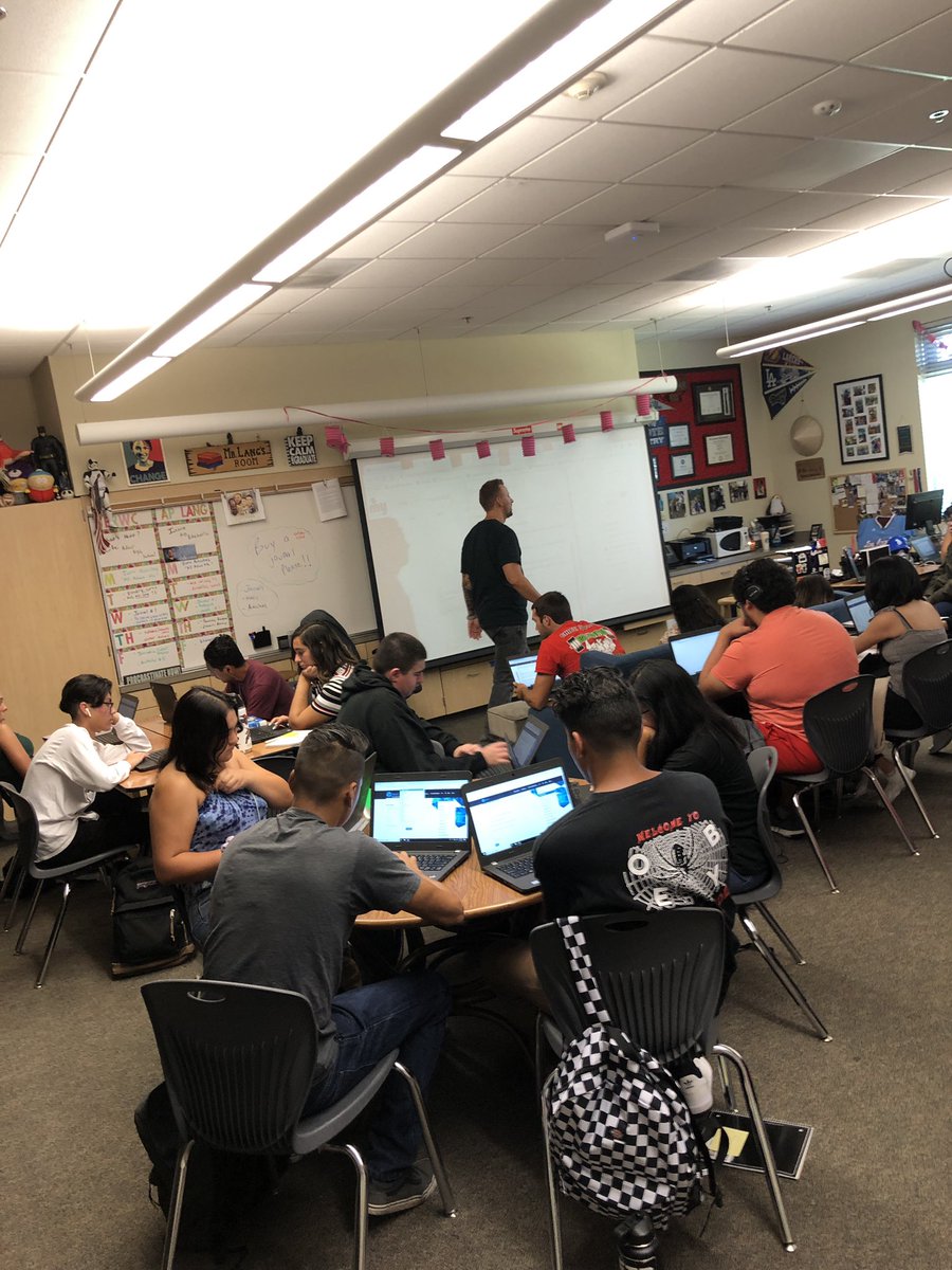 Dr_Barile's tweet image. .@mrlanguagearts Senior English Class getting prepared for their upcoming unit #Cen10 #CNUSDFutureReady #TechGrit #DigitalLearning @Cen10Huskies