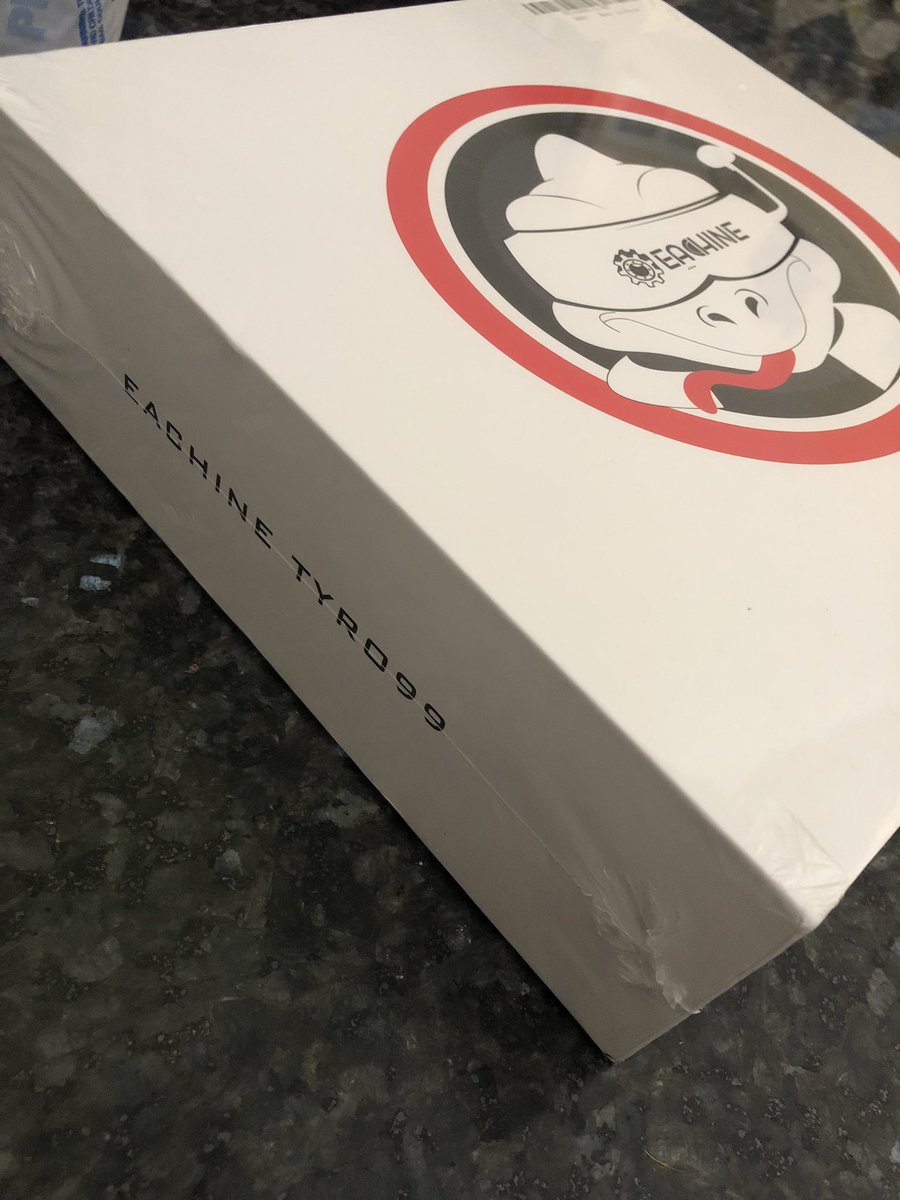 zauzy_dumpling's tweet image. Look what just arrived 🥰🥰🥰
This is going to be my first fpv build! Super excited! Thinking about building this on stream lol 😝 

#eachine 
#tyro99 
#fpvdrone