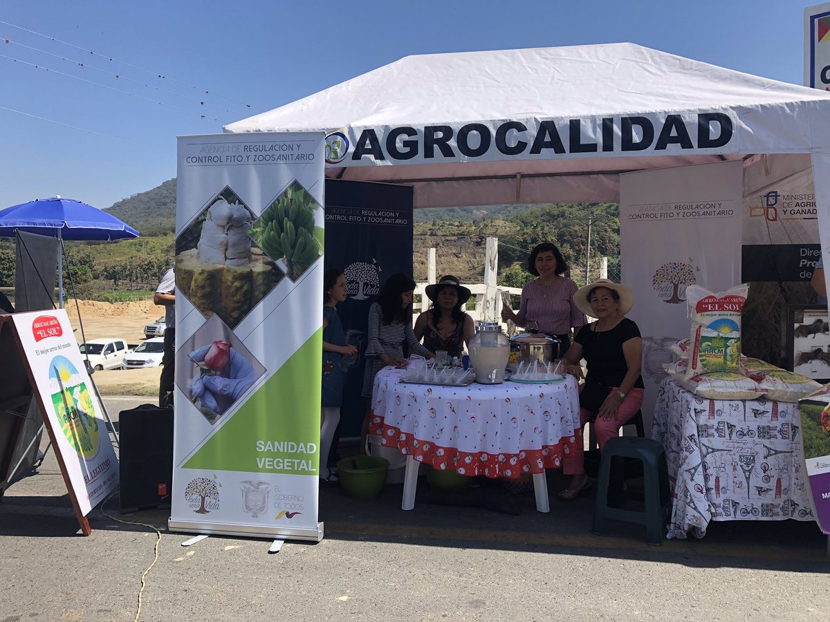 La Asociación Agropecuaria Ciudad de Macará junto al  MAG y Agrocalidad participando activamente de Feria Agricola, Industrial y Ganadera. Nuestro valor agregado:
Arroz con Leche y Chicha  de Arroz.
<a href="/AgroMacara/">Asociación Agropecuaria Ciudad de Macará</a> <a href="/HaydeePaladines/">Haydee Paladines</a> @AgriculturaLoja <a href="/prefecturaLoja/">Prefectura de Loja</a> <a href="/GADMACARA/">GAD MACARA</a>