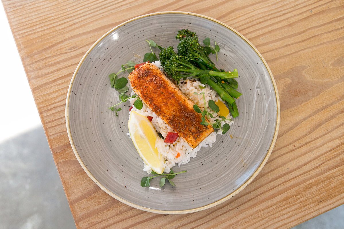 Don’t feel like cooking? We’re online on @justeatuk &amp; @deliveroo until 9pm daily Monday to Friday so that means an extra hour to indulge in some goodness after the restaurant closes at 8pm. You can find us on the apps by searching Vigour Kitchen &amp; Juice Bar