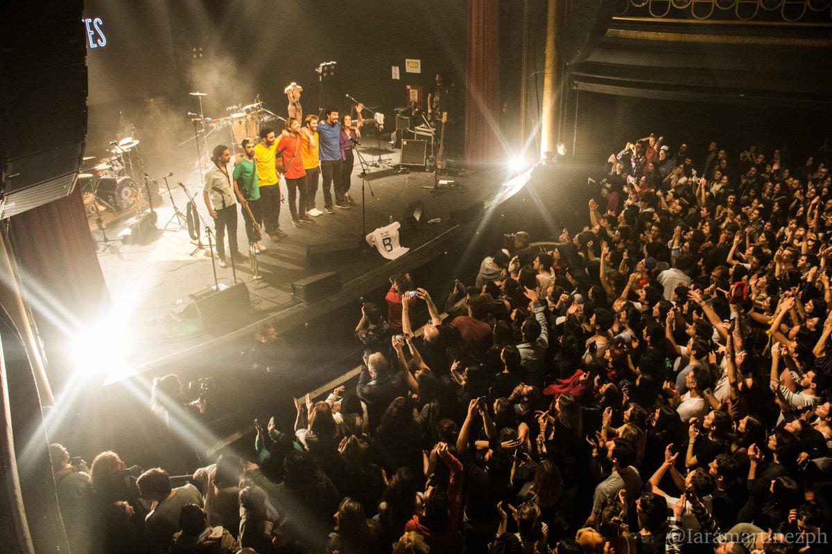 #Cobertura I #Jeites se presentó en el #TeatroVorterix y estuvimos ahí para contarte que pasó en las letras de @florbxrtc .

Nota Completa: vecinosenrockados.com/2019/08/la-luz…