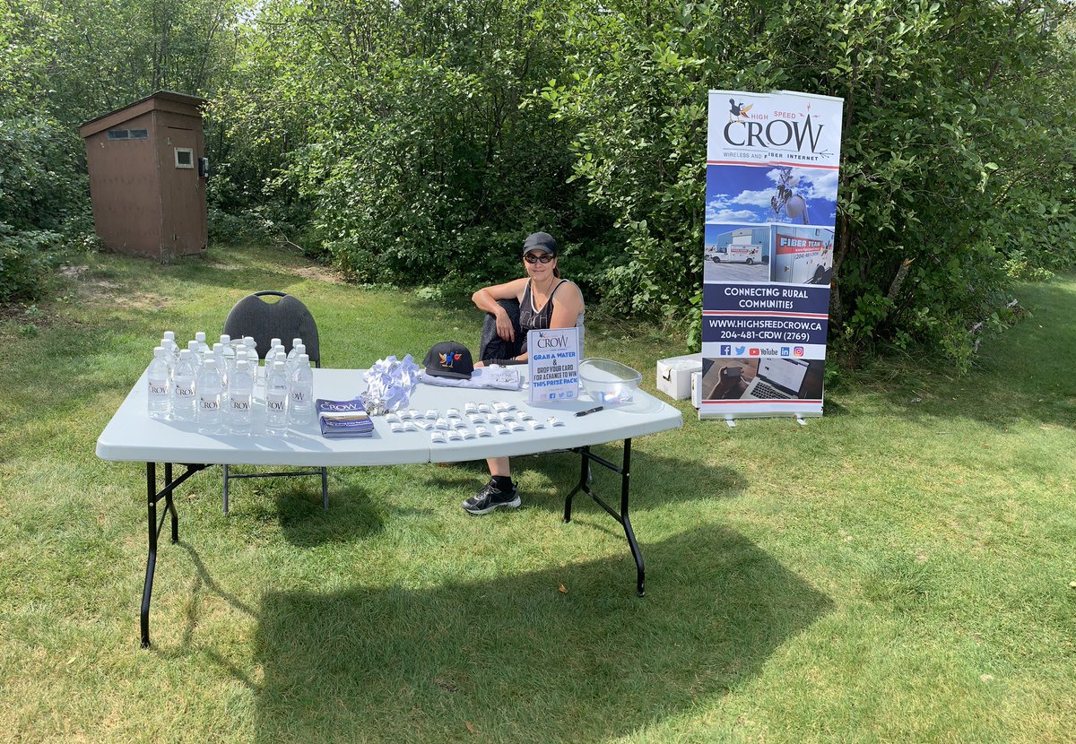 HighSpeed_Crow's tweet photo. We are here at The Mars Sandhills Golf Course for the Eastern District Golf Tournament at hole 14! Come grab an H20 From High Speed Crow!! We have some cool giveaways and a draw for an awesome prize pack! #H20 #HighSpeedCrow https://t.co/pBz4VsdbBY