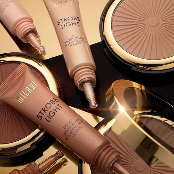 ☀SILKY MATTE BRONZING POWDER: 4 shades - Lightweight, blendable, &amp; long-lasting
✨STROBE LIGHT LIQUID HIGHLIGHTER: 6 shades - Contains ultra-fine micropearls for a healthy glow! Mix with foundation for all over luminosity or use on targeted areas 🙌
