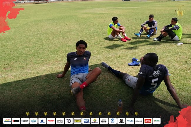 elnacionalec's tweet photo. Nuestro primer equipo realizó un ensayo táctico que se complementó con una dinámica de acondicionamiento físico. El extremo Tito Valencia entrenó junto al grupo. 

#VamosBiTri
#TiemposDeCambio https://t.co/j08Gn7tztD