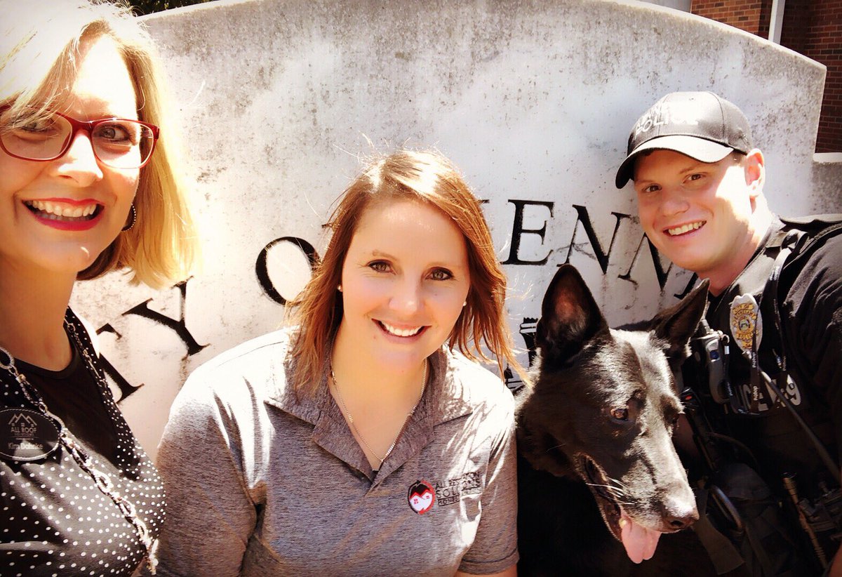 AllRoof1's tweet photo. It’s #cityhallselfieday! We are blessed to be part of this amazing city and love making friends that have a huge impact in our community!
We are also thankful for the City of Kennesaw’s support of our Veteran Roof Giveaway.
#HonestyBuiltIn #kennesawpd #community #ARSVRG https://t.co/egpMSuf88B