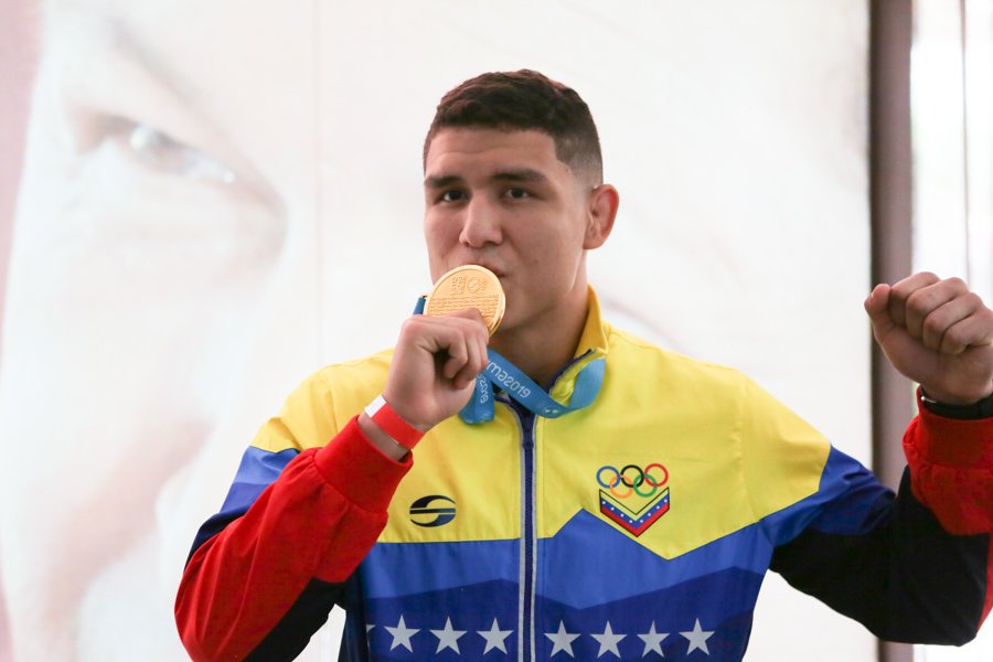 #EnVivo 📹 | “Ustedes llevan la bandera de la vanguardia en cada disciplina deportiva y son el ejemplo de la muchachada que viene detrás. Hemos logrado integrar una selección que reúne la experiencia y la juventud”, aseveró el mandatario nacional <a href="/NicolasMaduro/">Nicolás Maduro</a>