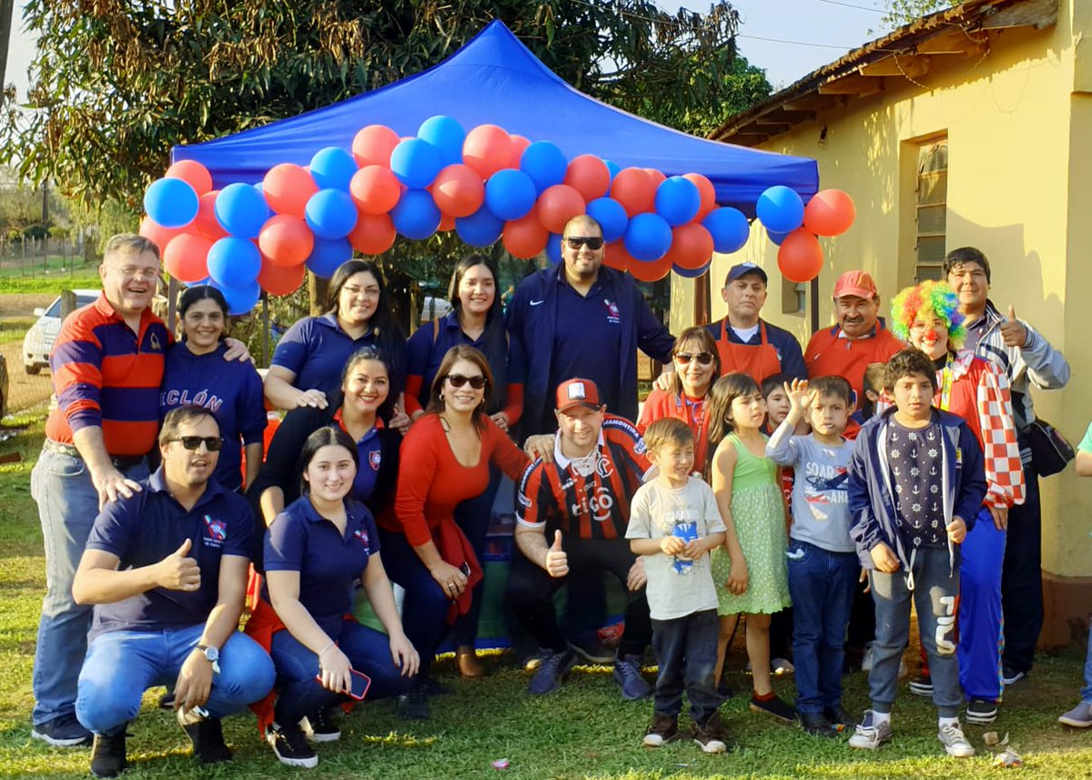 Comitecerrista1's tweet photo. Y así se vivió el Festejo del día del Niño es el Barrio Espiritu Santo con el Comité Cerristas de Itapúa 🔵🔴👏🏼👏🏼 https://t.co/Aw47KLgkQl
