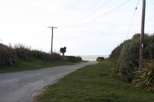 At a glance, a small road in Kakanui being given its first name might not appear to be very newsworthy. But local iwi hope the spelling of “Kakaunui Bay Rd” could signal a change towards more local places being called their tuturu (true/original) names. 

oamarumail.co.nz/community/road…