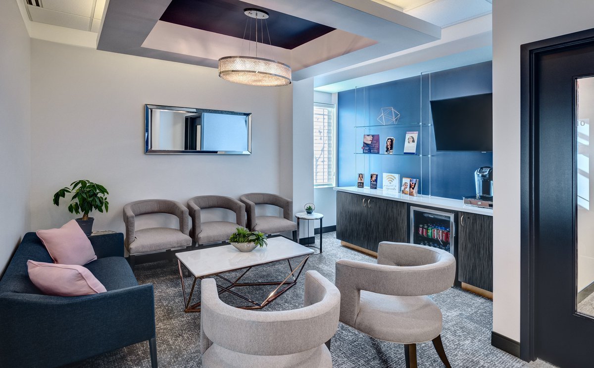 APEXDB's tweet image. Throwback Thursday!
@BeenChicagoFP celebrates 1 year in their new office! 
#apex #apexdesignbuild #yourpracticemadeperfect #healthcare #healthcaredesign #facialplastics #plasticsurgery #facialplasticsurgery #medicalbuildouts #officedesign