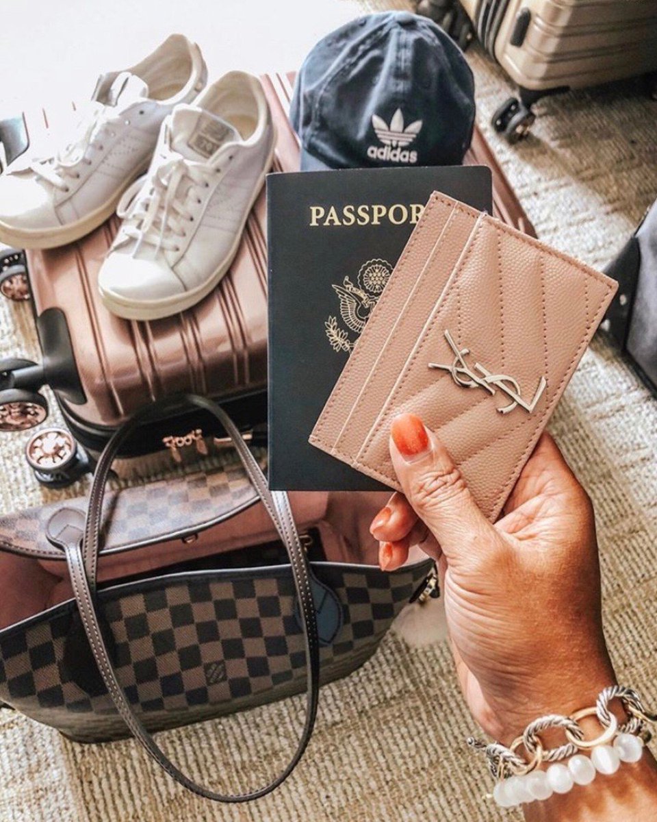 Backpack, tote or cross body? Other than your iFLY luggage, what's your must have travel bag? 🎒✈️💃 #iFLYluggage #traveltalk