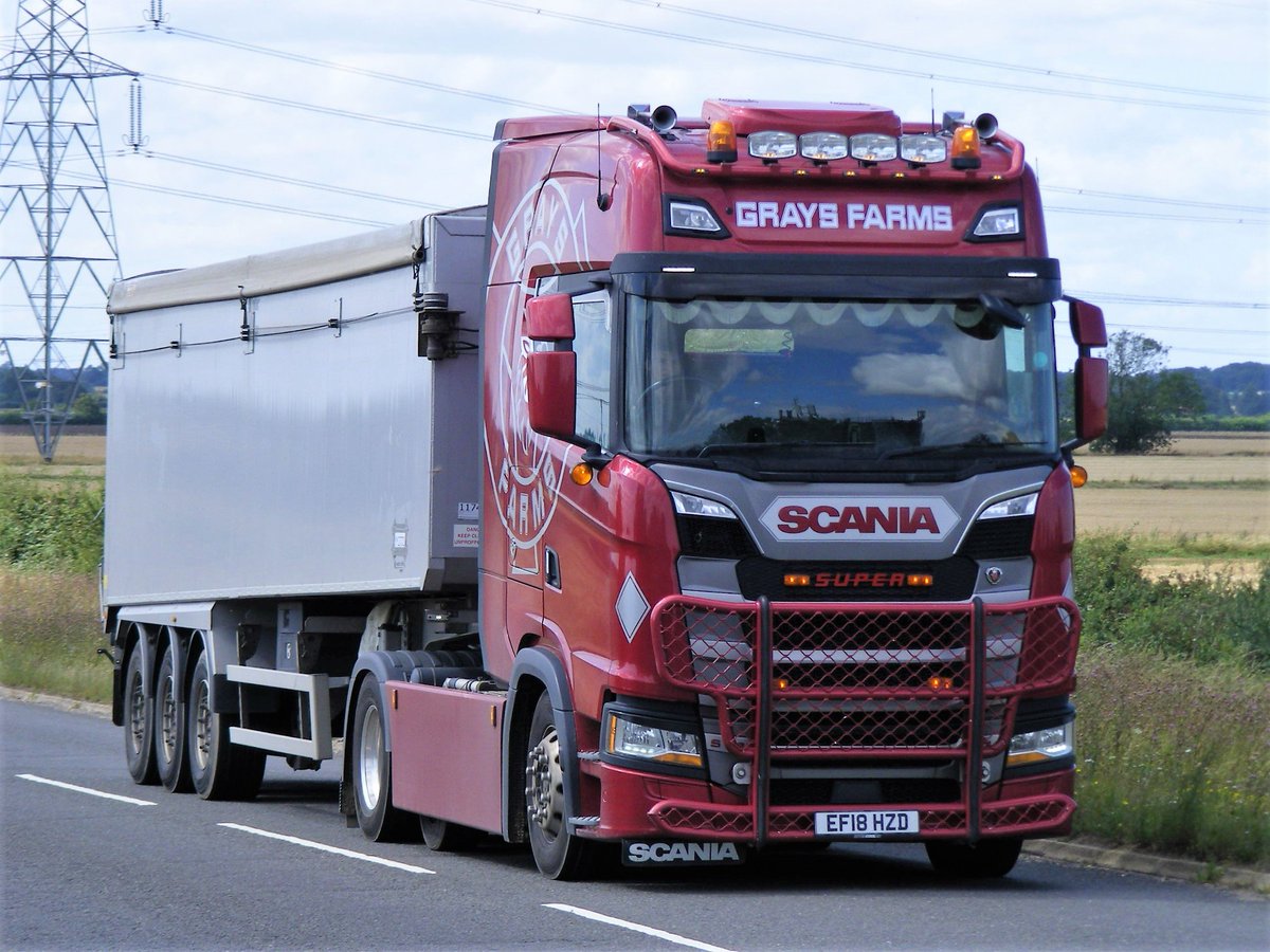 forthrightjames's tweet image. Really starting to warm to these current/next gen Scanias now. Especially when a couple of stunners like these examples from the smart fleets of M.Way &amp;amp; Son &amp;amp; Grays Farms pass by! :D @ScaniaUK @TrucknDriver @truckingmag