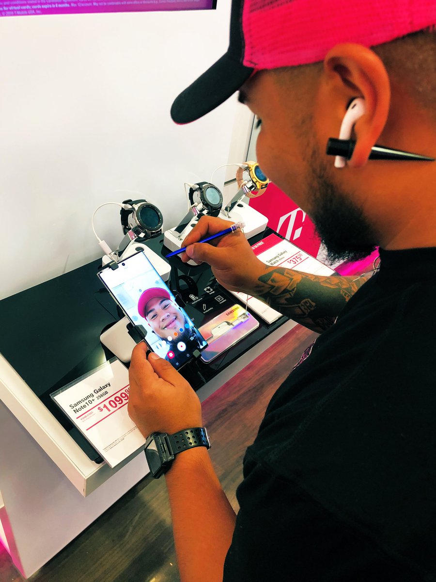 CandaceOverall's tweet photo. Havenโt checked out the #Samsung Note10+ AR Doodle feature? Stop by your local T-Mobile Location to get your own personal demo #WestOpsFocusWeek https://t.co/LQf6bQL4jA