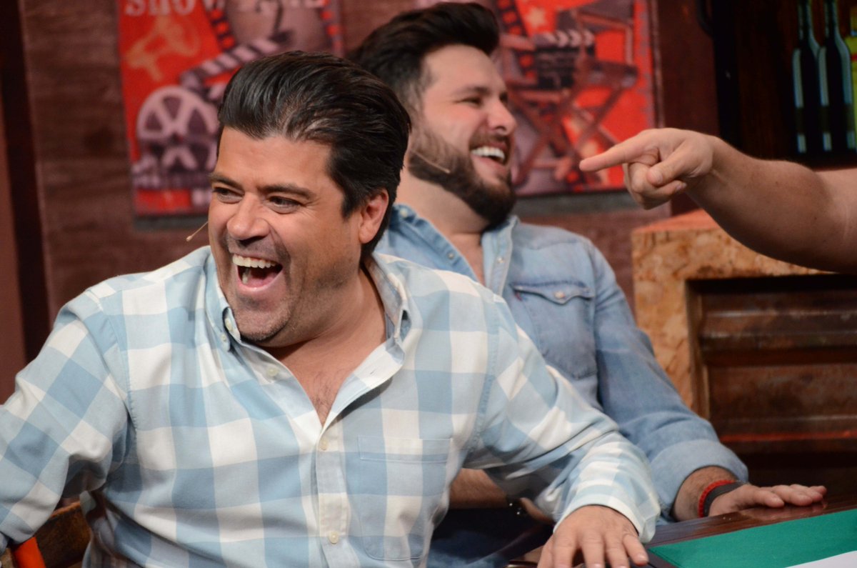 miembrosalaire's tweet photo. ¡Estamos al aire miembros! Hoy nos acompañan @DannyLujan y @RICH_MARGALEFF Además aprenderemos sobre los hoteles kinky con @aliribem y haremos demostración del potro del amor con la pornstar @anniesexteenpsm #SomosMiembros https://t.co/AfhttqhA3z