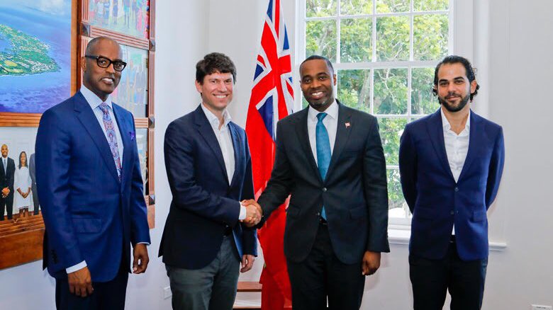 BermudaPremier's tweet image. I met with @RadkoAlbrecht, CEO &amp;amp; Founder of Bitbond, a #FinTech company that utilizes #blockchain to provide innovative financial solutions. The @BdaGovernment is exploring how #Bermuda can issue bonds on a global basis utilizing blockchain technology.