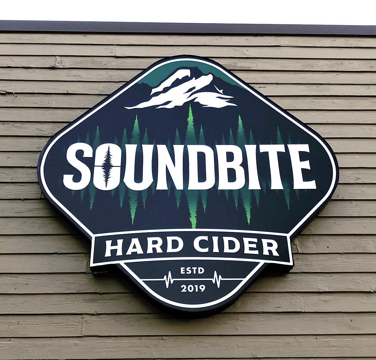 HorsepowerD's tweet photo. Summer just got a little sweeter with #SoundbiteCider now open! Go visit them. Grab a pint & a hoodie. #branding #graphicdesign https://t.co/Y6qmBPYXZU