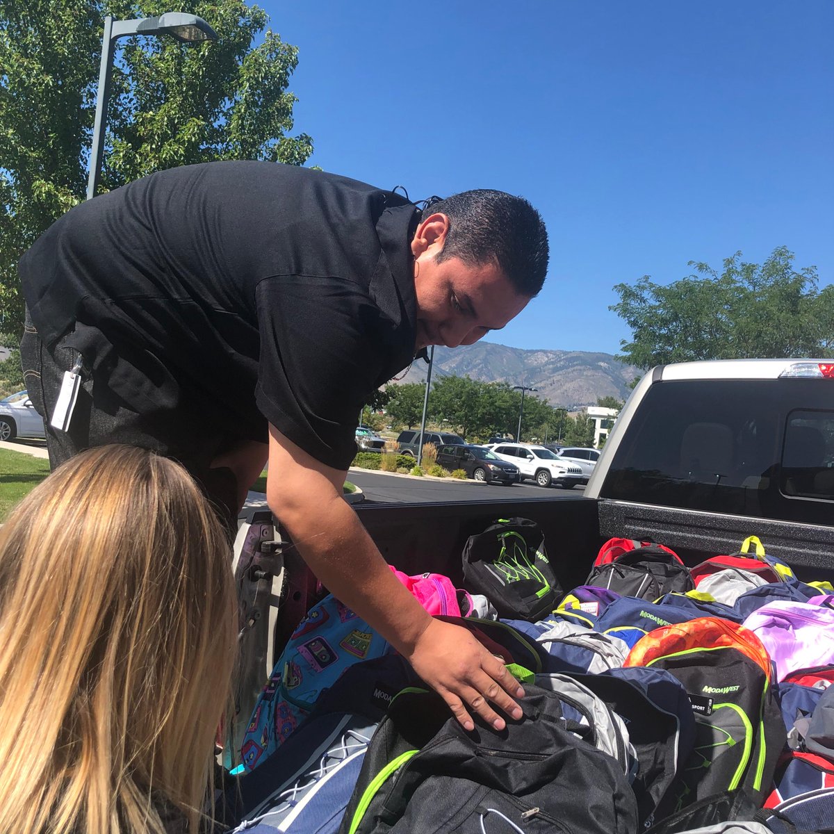 NewsFromHD's tweet photo. 180 backpacks with donated school supplies delivered to kids in need in Northern #Nevada? ✔ Check! ✔ Our friends at @nvfood4thought, Kiwanis Club Dayton, Project School Days joined forces with our Carson City office to made it happen! #BackToSchool https://t.co/56qODSNyXC