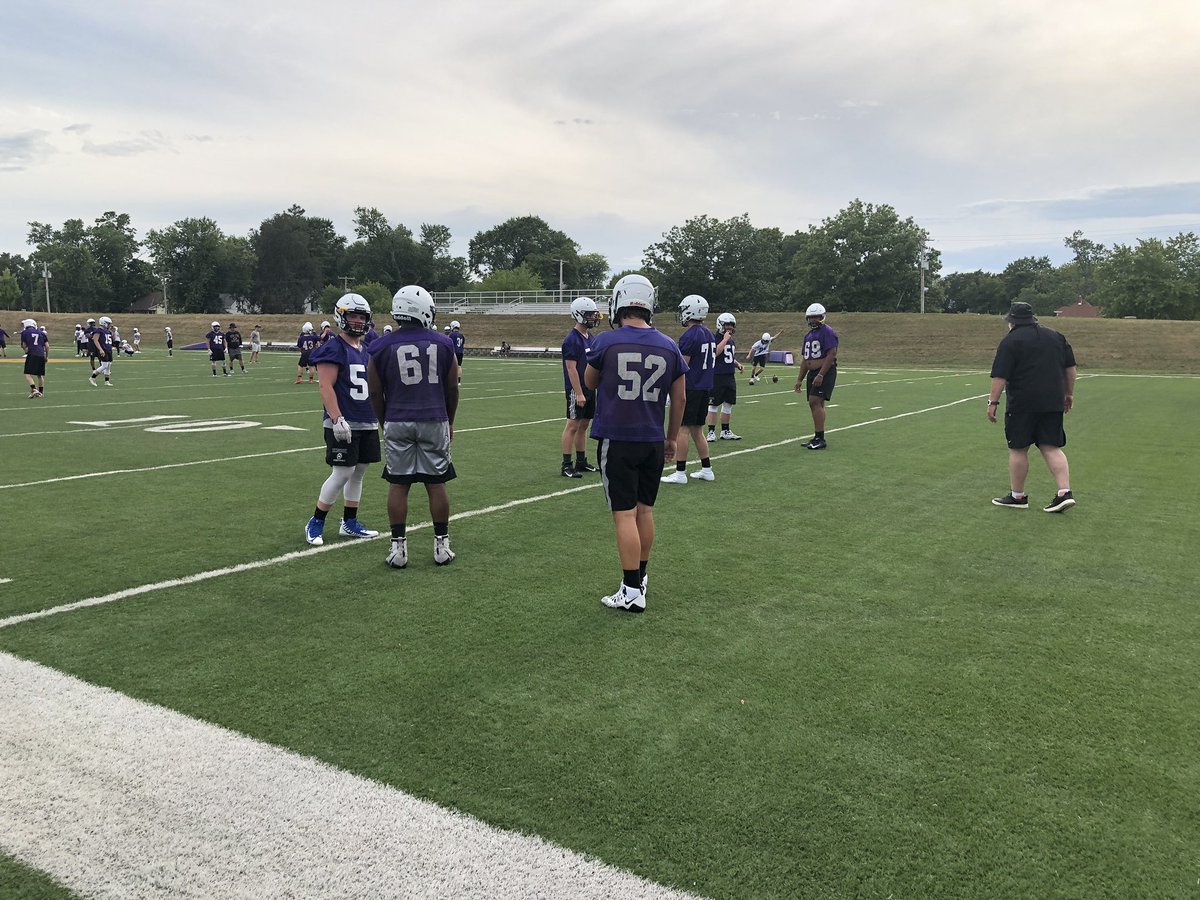 matthewlwheaton's tweet photo. Members of the @KnoxCollegeFB team put in work Thursday evening during the first practice of the 2019 season for the @KnoxPrairieFire https://t.co/ryHbD1LArp