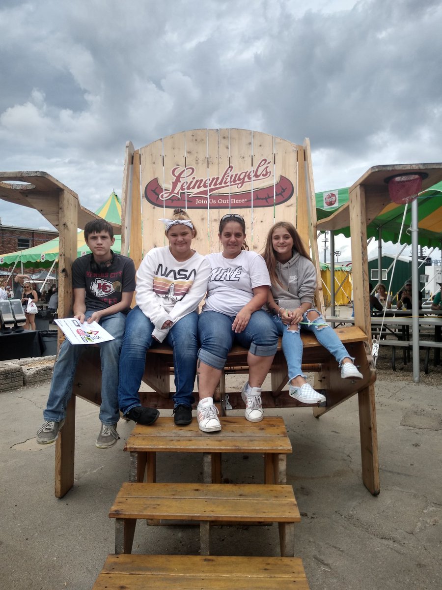AnnaFilippelli1's tweet photo. Family time at Iowa State Fair #IowaStateFair #Iowa https://t.co/goQjat0MxS