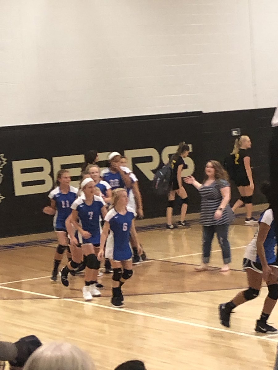 IngeSchool's tweet photo. CIMS Volleyball v Tecumseh: Go Bears! https://t.co/RDyOmSyGuG