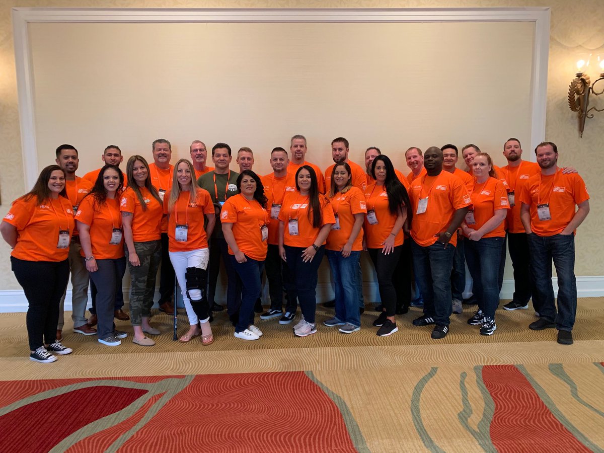 CozyJerry's tweet photo. Great spending time with this amazing DEM/MEM team at the MET Forum. Very proud to be a part of the team. Thanks for all you do !
#PacNorthProud #OneTeam. https://t.co/rKNwF7GNFg