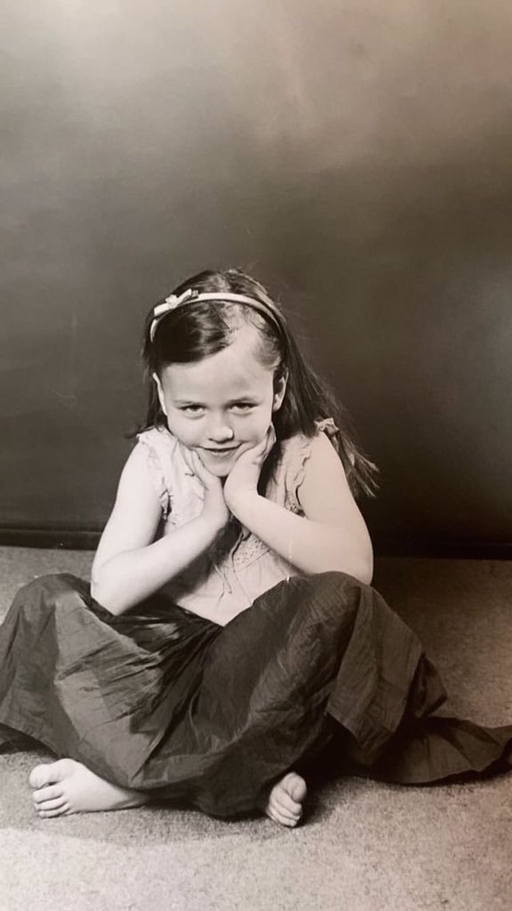 harrysingit's tweet photo. Félicité Grace Tomlinson, 16.08.00💙 https://t.co/qP6LhPjCmY