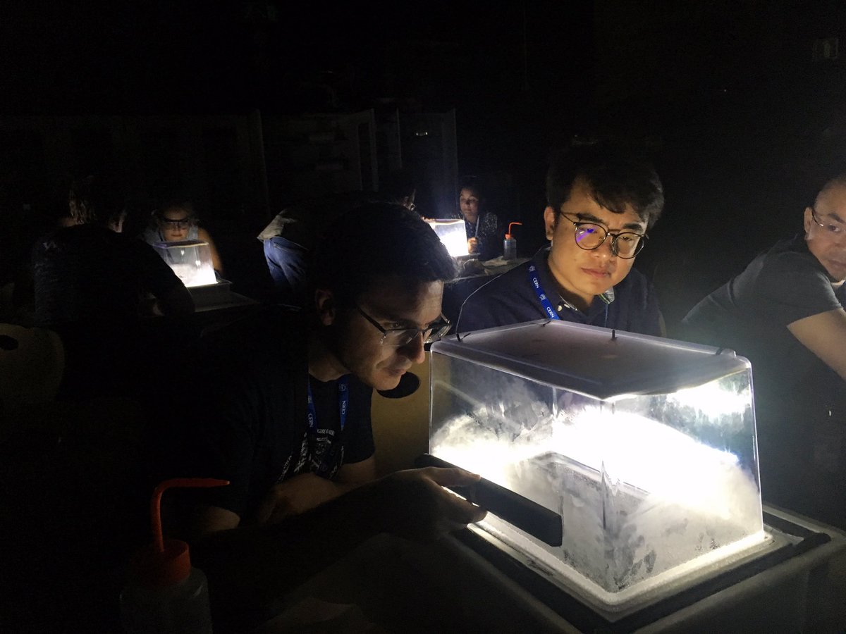 moisescaeiro's tweet image. Dazzling Cloud Chamber Workshop with Alexanda Jansky (Univ. Vienna, AT) #ScoolLAB 🤩 at CERN ITW 2019 International Teacher Weeks Programme (Geneva, Switzerland). #ITW2019 @CERN. Thanks to Julia Woithe @JuliaWoithe , Jeff Wiener @jeff_active , Anja Kranjc @KranjcAnja and others.