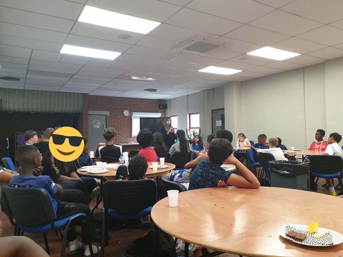 BensonCommunity's tweet photo. Our thanks to @shezemalik for delivery this afternoon with over 50 attending. #stopnsearch #knifecrime on summer camp. Meanwhile fun had by all with over 80 on the day 🙂🏏🎾🏀🚲🏸👏👏👏 https://t.co/CzZ28iTfE6
