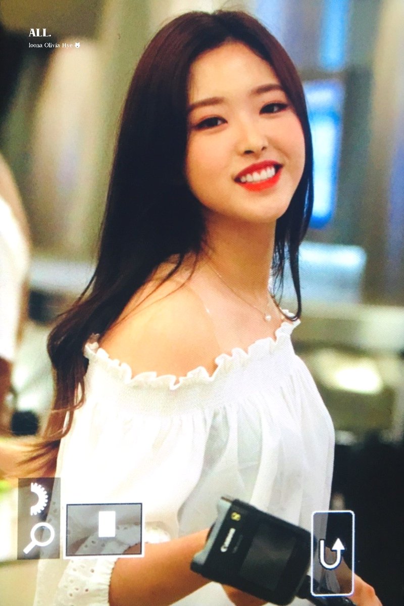 AllforHye_'s tweet photo. 190815 미국 데이터가 빠를까 내 걸음이 빠를까

#올리비아혜 #손혜주 #이달의소녀 #LOONA #OliviaHye @loonatheworld https://t.co/f2hapNdPLt