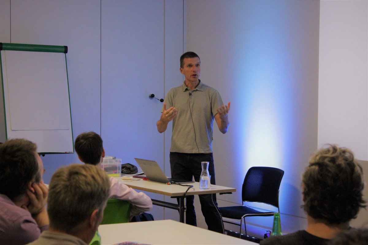 itstashko's tweet photo. It's a pleasure to have @AdamBien showing live demos of how to connect Web Components with #CloudNative MicroProfile / #Quarkus, tonight at #Java Matters.

Special thanks to @pivotal for supporting this event!

#backend #frontend #microservices https://t.co/8V5AEGoykJ