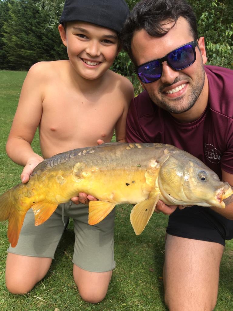 RickyRayment's tweet photo. Took the nephews on their first fishing trip today! Buzzed they both got a fish each 💪🏻💯🎣 #fish #fishing #carp #carpy #carpfishing https://t.co/Gko0TY56Cu