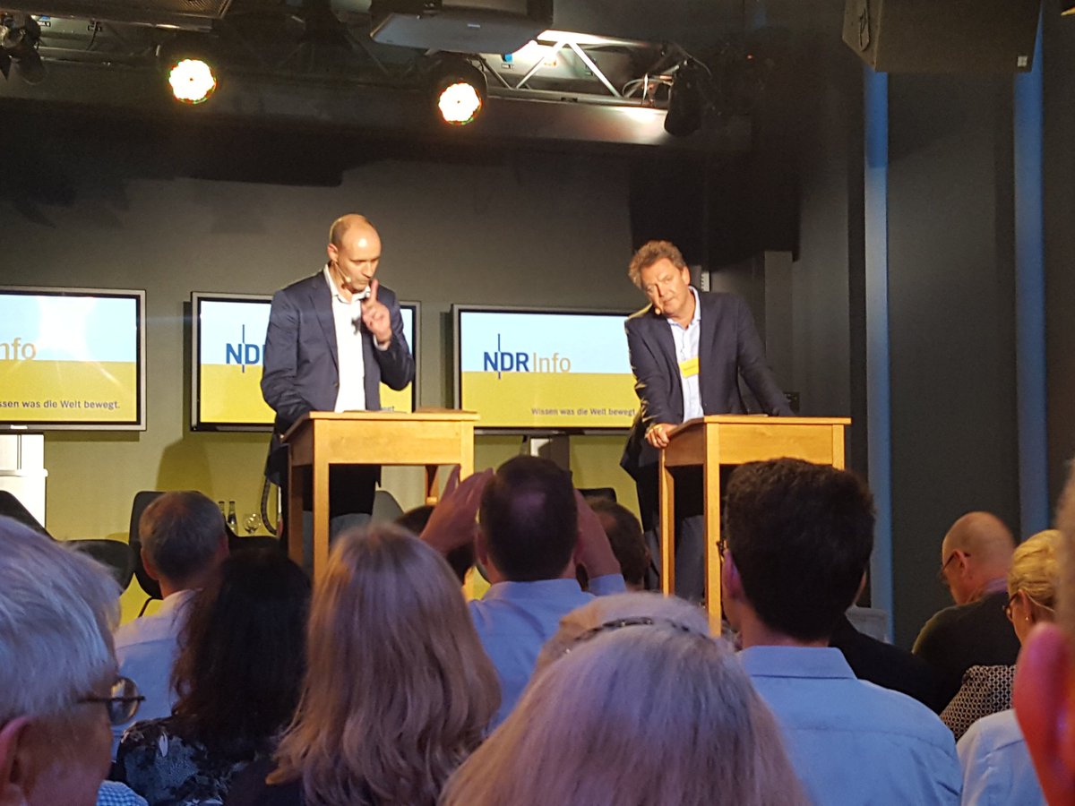 PhilippEckstein's tweet photo. Live-Auftritt von @OckeBandixen und @stephanfritzsch von der @NDRinfo Intensiv-Station bei
#ndrinfoimDialog. Ab 21:05Uhr live die Redezeit - hier vor Ort und im Radio! Livestream: https://t.co/1r3csBTU1U
#ndrinfoimDialog https://t.co/TU0KNQba56