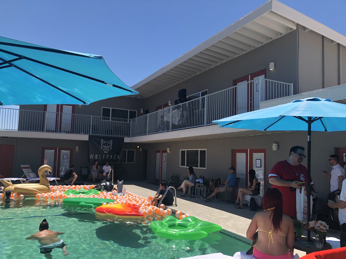 DHS_Inn's tweet photo. Thank you @w0lfpackmentality for creating a festive pool last weekend. They threw an awesome party here at Desert Hot Springs Inn.  Hit me up for amazing room rates in August.  Our all natural mineral water pool and Jacuzzi awaits you #CannabisFriendly #DogFriendly #BeatTheHeat https://t.co/HtmD8brGiu