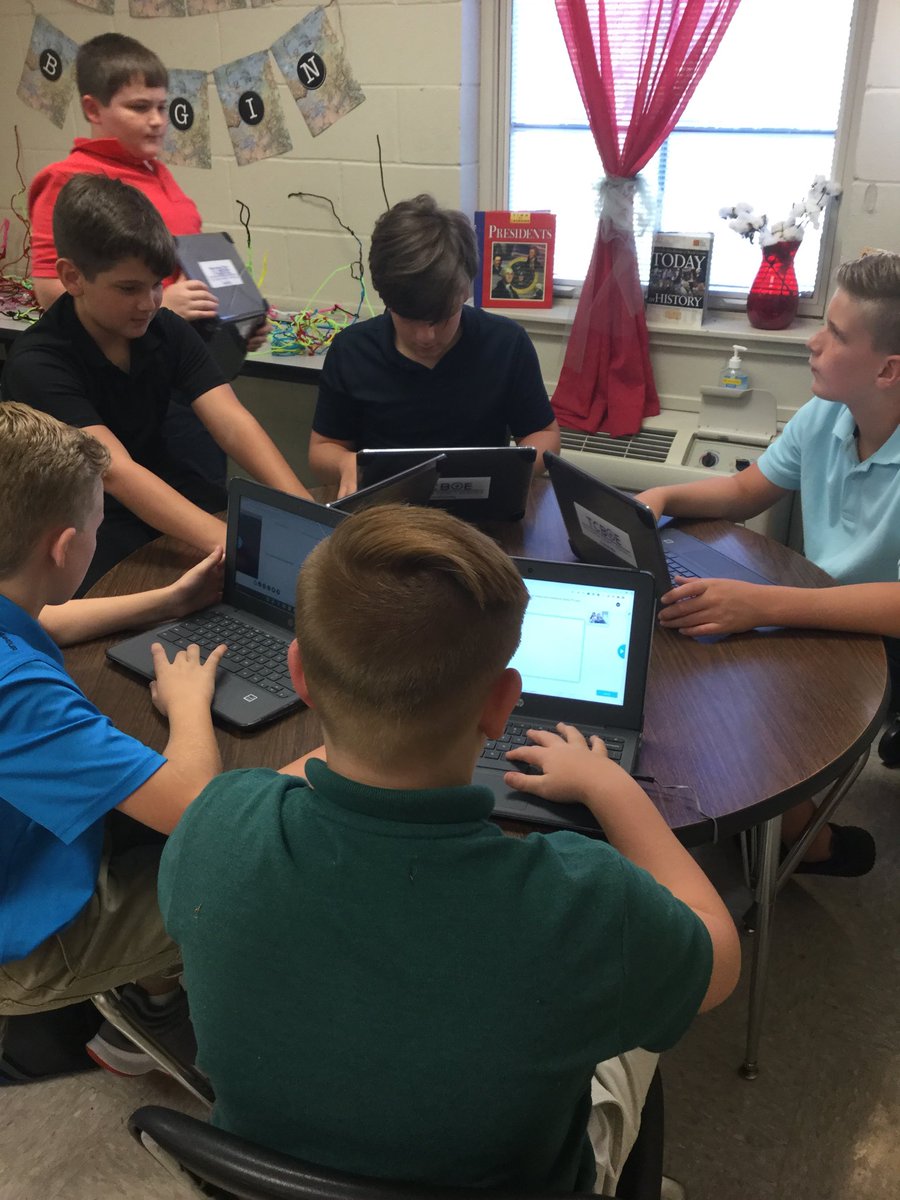DixonMms's tweet photo. Mrs. Dixon’s 6th period class working on Digital Citizenship using Nearpod ⁦@MunfordMiddleAL⁩ ⁦@BlairKSteffens⁩  #empoweredMMS #MMSchallenge https://t.co/R2ZrqnNRNy