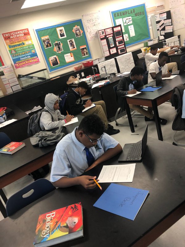 Blk_EduKator's tweet photo. Men of Principles doing their monthly goal settings...#bigtech #friendshipfwd19 #FPCSTP @FriendshipPCS https://t.co/XMVM9WgWBp