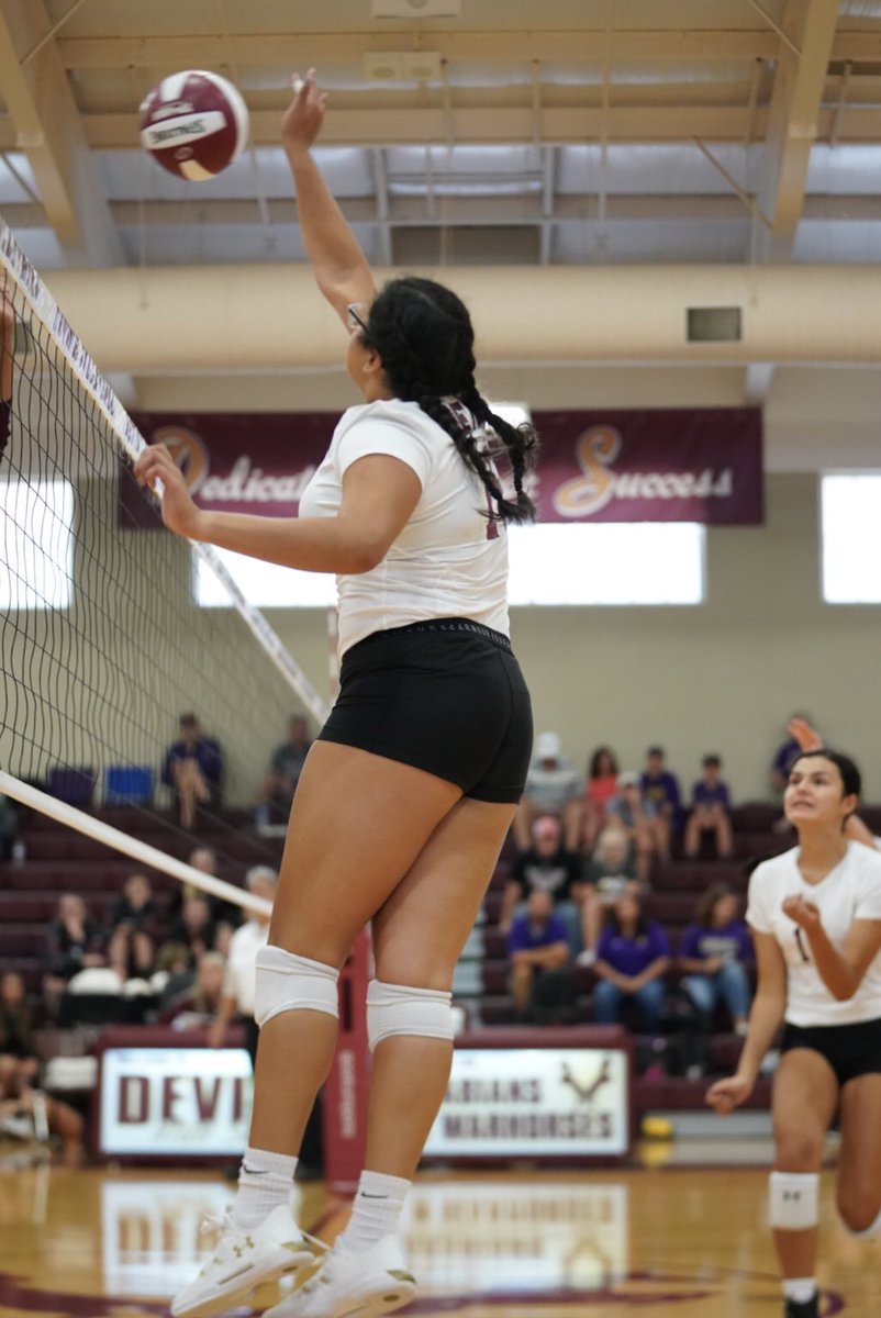 Devine Arabians in action today &amp; Saturday. Come out and support! @ArabianVolley
