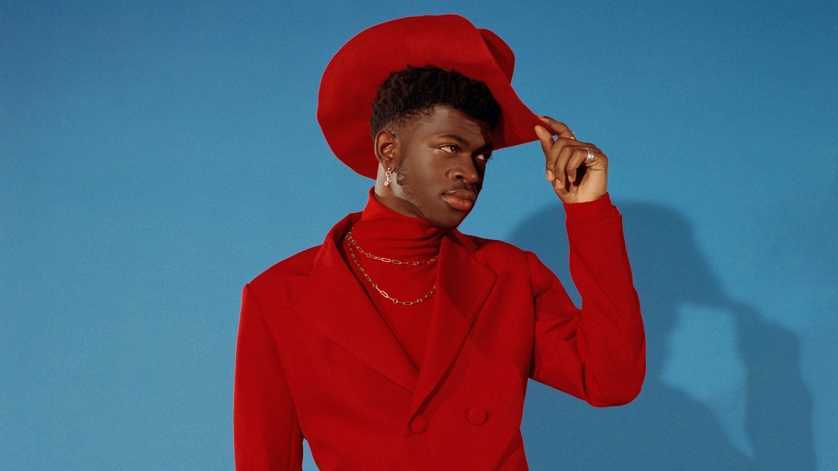 NewhouseSU's tweet photo. “This is the democratization of the music industry that people were hoping for when social media first became available,” says #BandierProgram director @bwerde of @lilnasx, the musician behind the record-breaking internet hit "Old Town Road."
https://t.co/Au554PdfJA via @Time https://t.co/CA1psxHZ8e