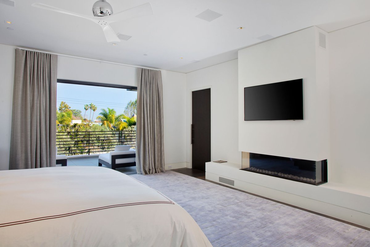 ficrest's tweet image. Wake up in a simplistic space with convenient automated design to begin your day with a peace of mind. 😌⛅️

#FicrestIntegrationInc #Design #Build #Monitor