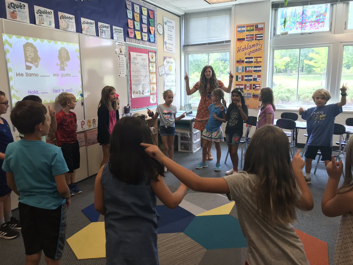 IHElementary's tweet photo. Wonderful first day in Unified Arts! #IHFirstDay #IHPromise https://t.co/FZuXNbChej