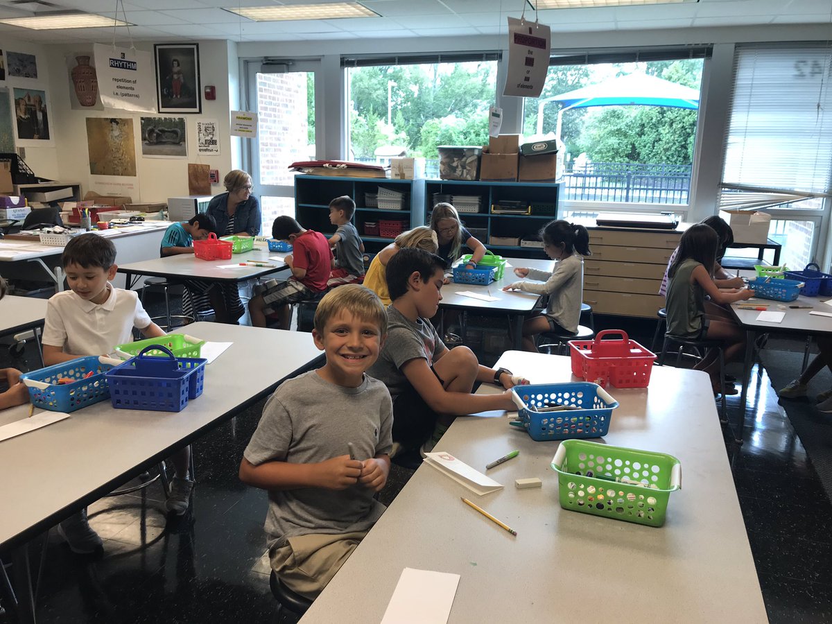 IHElementary's tweet photo. Wonderful first day in Unified Arts! #IHFirstDay #IHPromise https://t.co/FZuXNbChej