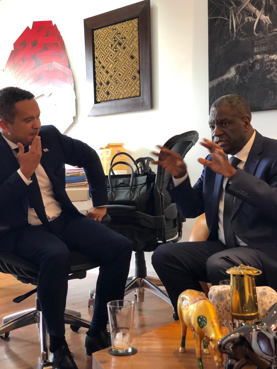 Luc_Gerard's tweet photo. Nous avons été très honorés et fiers de recevoir @DenisMukwege notre prix Nobel de la Paix dans nos bureaux à Bogotá pour des échanges très enrichissants sur la problématique de l accès aux soins de santé et comment conjuguer initiatives privées et publiques pr plus de résultats https://t.co/UCeMtpE2QK