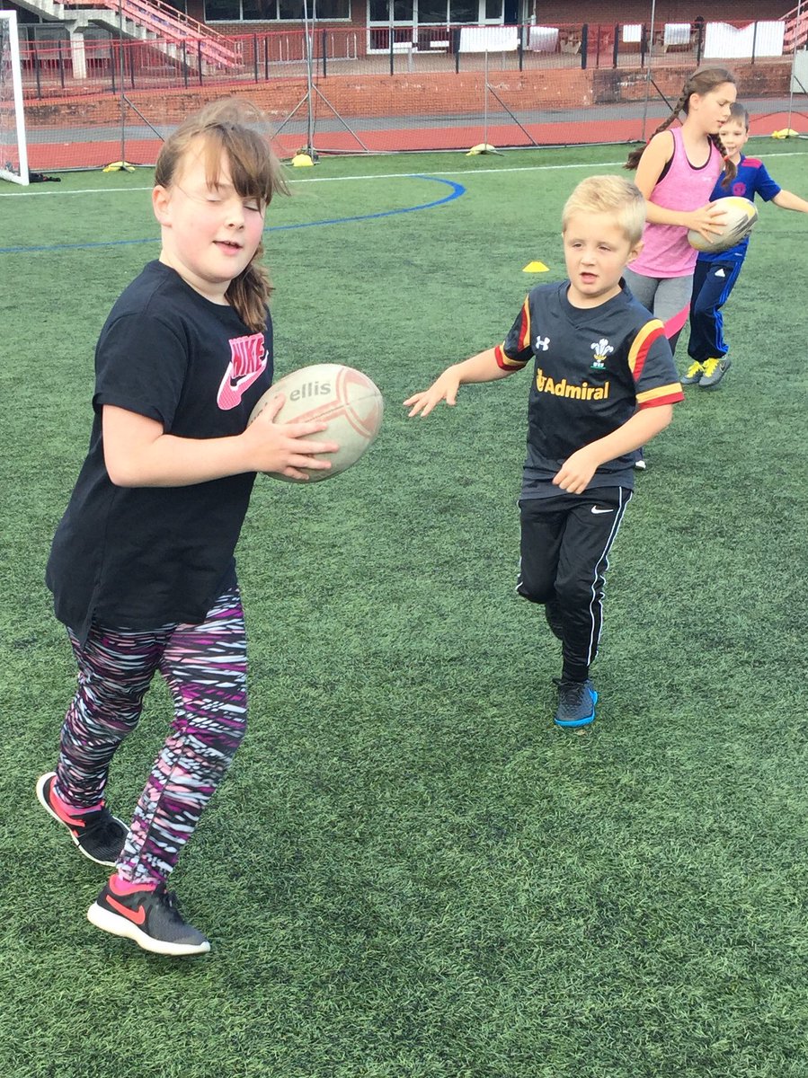 playondevelop's tweet photo. Another fun packed #rugbycamp at #CwmbranStadium with @TorfaenLeisureT . This morning was all about #passing technique #findingspace #linerunning #communication #teamwork #tackletechnique and #catching
Well done everyone, great effort. https://t.co/qUWhVJn0Xc