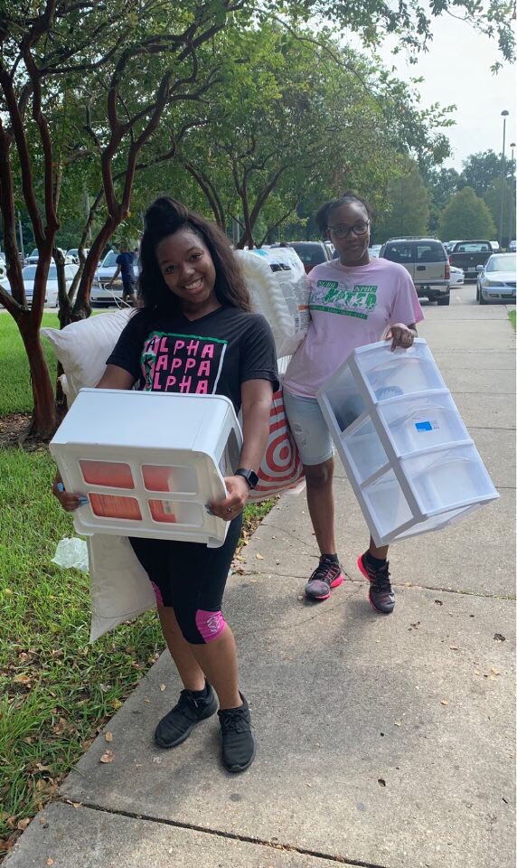 betapsi_1908's tweet photo. Pretty Girls at work 💕💚 #BetaPsi https://t.co/7sYEAnfKAS
