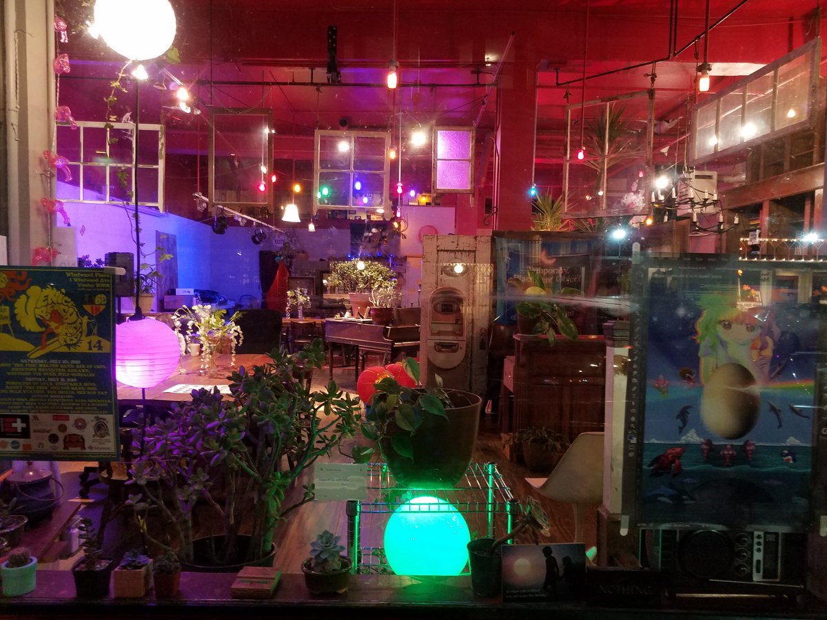 Red Vic Hotel tweet media