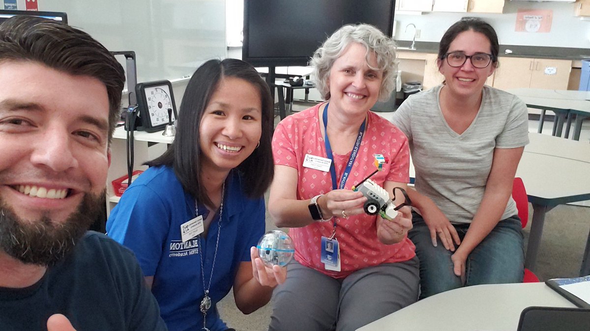 CoachCBlantonPE's tweet image. Brainstorming with my Specials Crew for our STEM Fridays @BlantonBulldogs #sphero #WeDoLegoKit #stemfridays #bulldogstrong