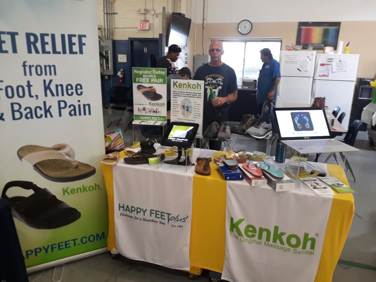HappyFeetPlus's tweet photo. Boyd Industries manufactures high quality dental equipment. Happy Feet Plus was honored to be part of their health fair and helped many employees who work on their feet all day long. #HappyFeet #BoydIndustries #HardWorkingFeet #Kenkoh #MakeYourFeetHappy #LocalBusiness https://t.co/UAdDga0o3b